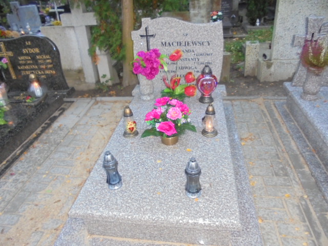 Grób Konstanty Maciejewski