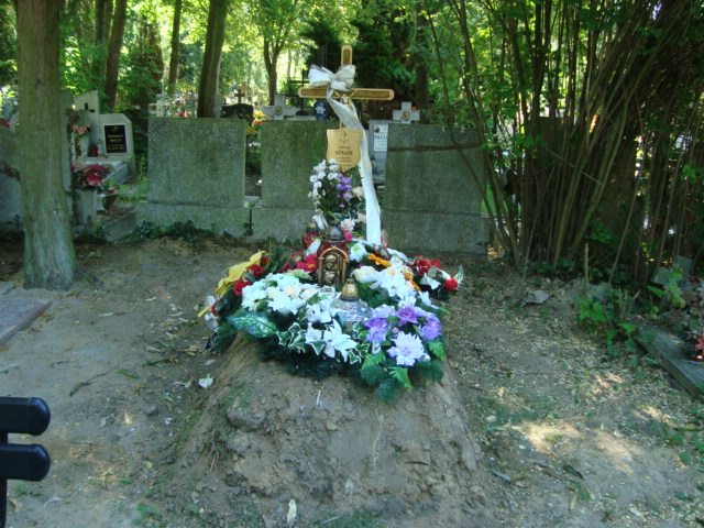 Grób Bernard Sznaze