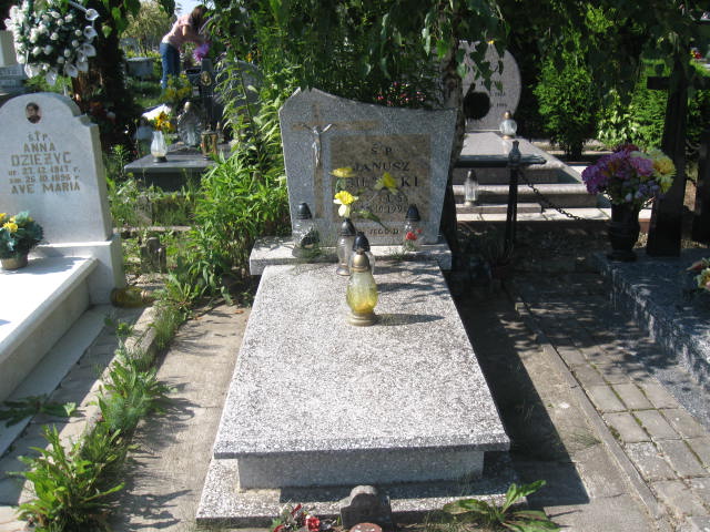 Grób Janusz Silnicki