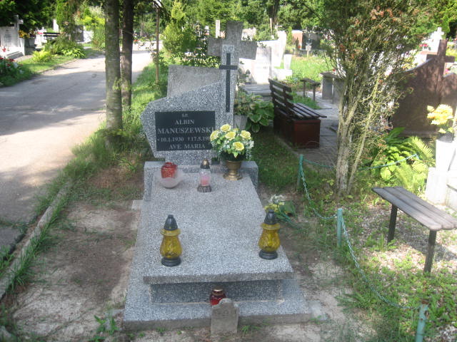 Grób Albin Manuszewski