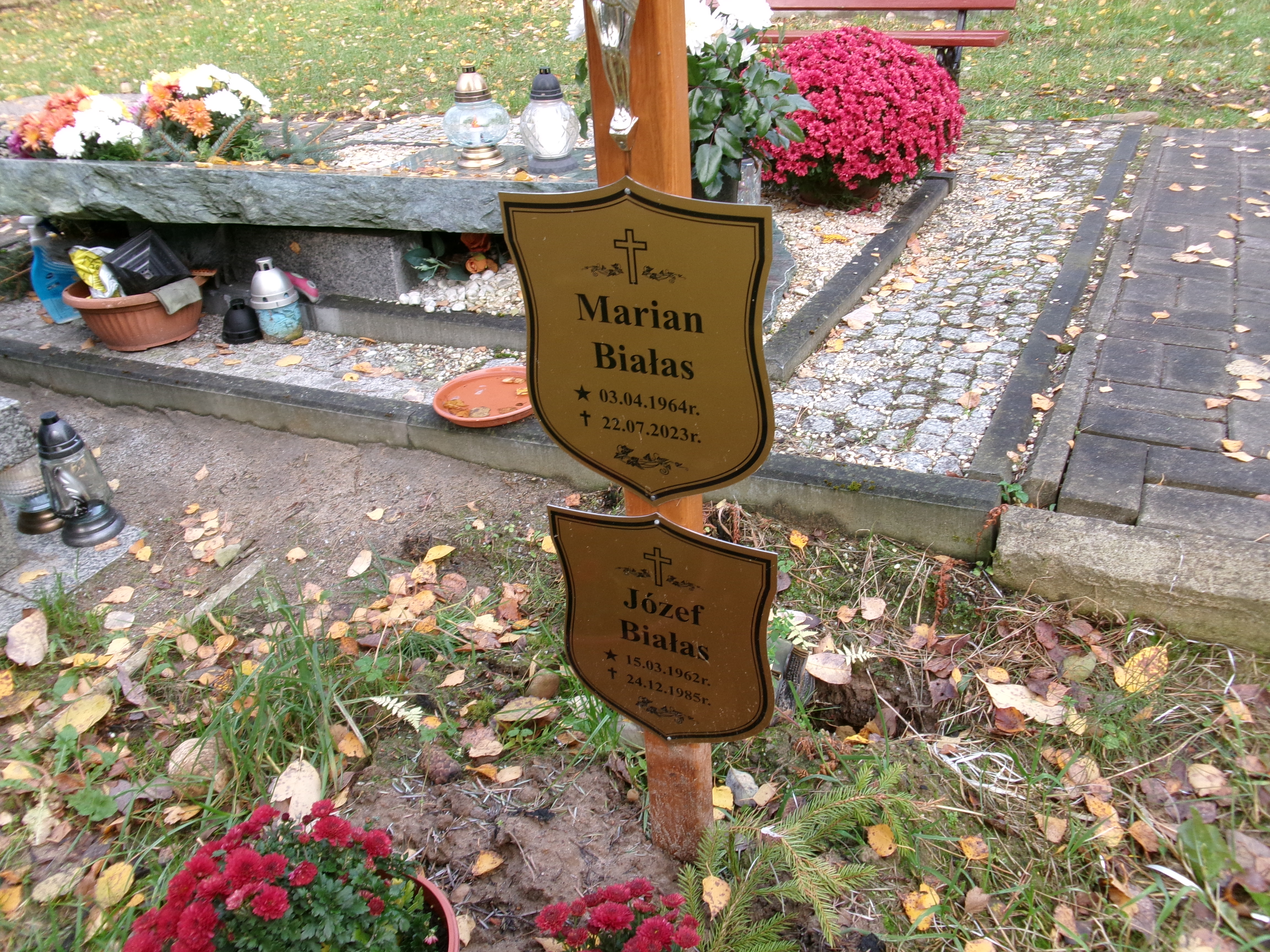 Grób Marian Białas
