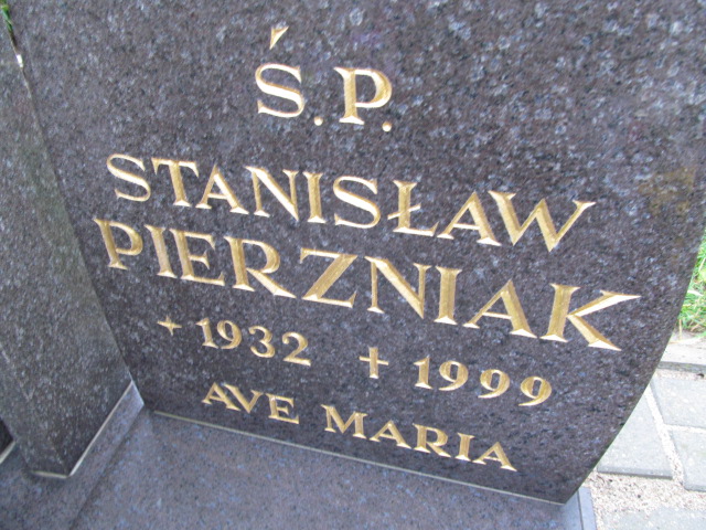 Julia Pierzniak 1931 Elbląg - Grobonet - Wyszukiwarka osób pochowanych