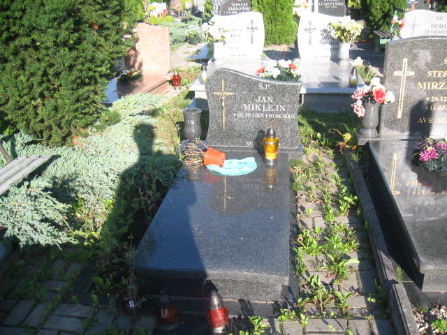 Grób Jan Miklejn