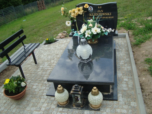 Grób Jan Kleniewski