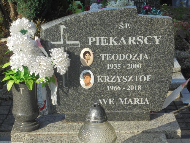 Krzysztof Piekarski 1966 Elbląg - Grobonet - Wyszukiwarka osób pochowanych