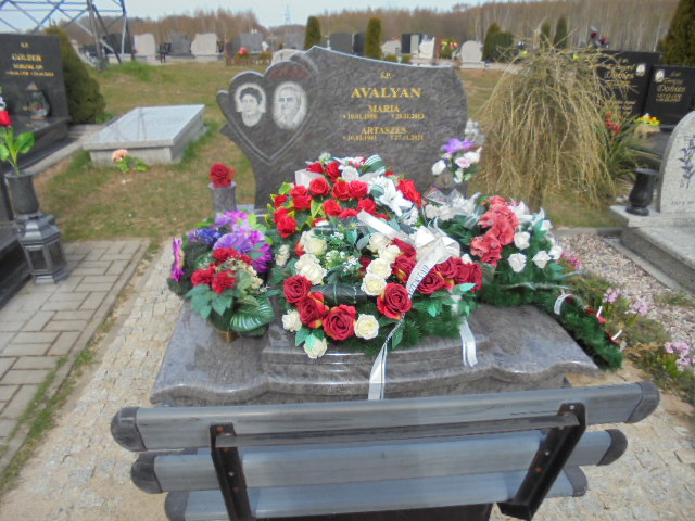 Grób Maria Avalyan