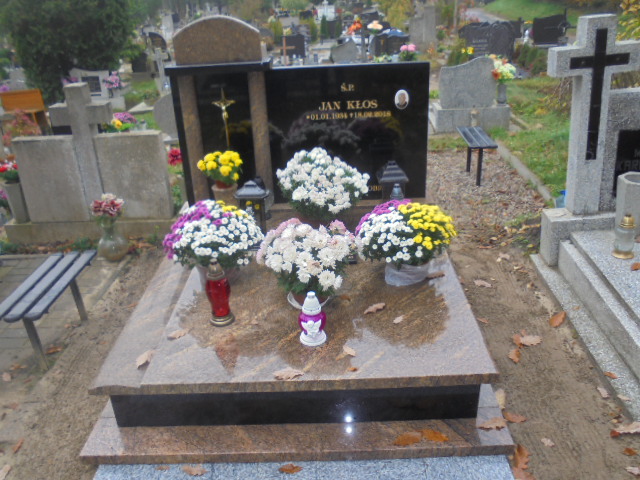 Grób Ewa Hartfelder