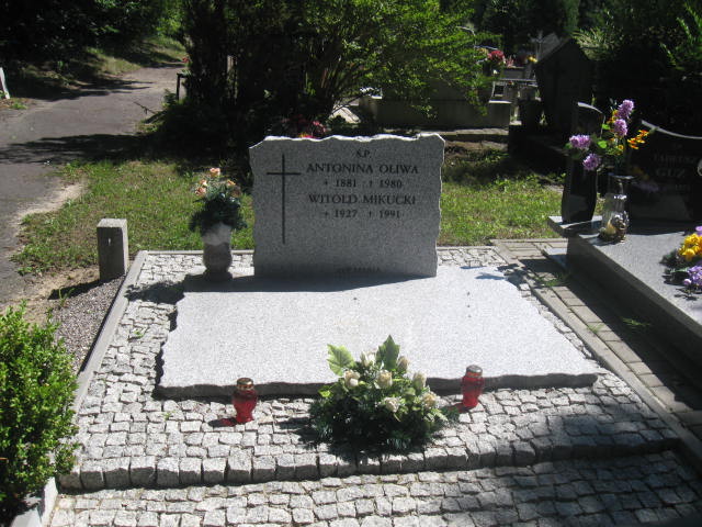 Grób Antonina Oliwa