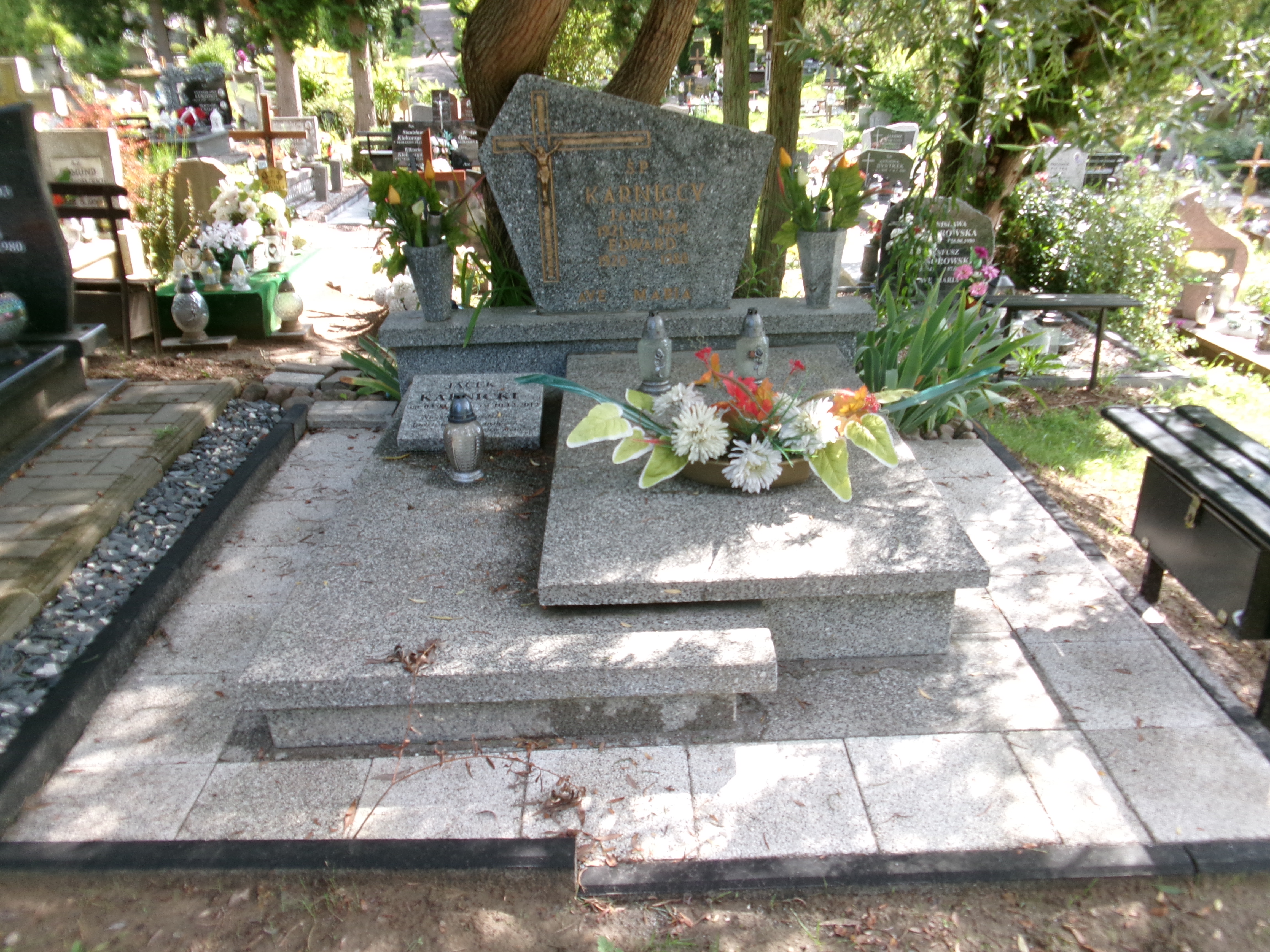 Grób Jacek Edward Karnicki