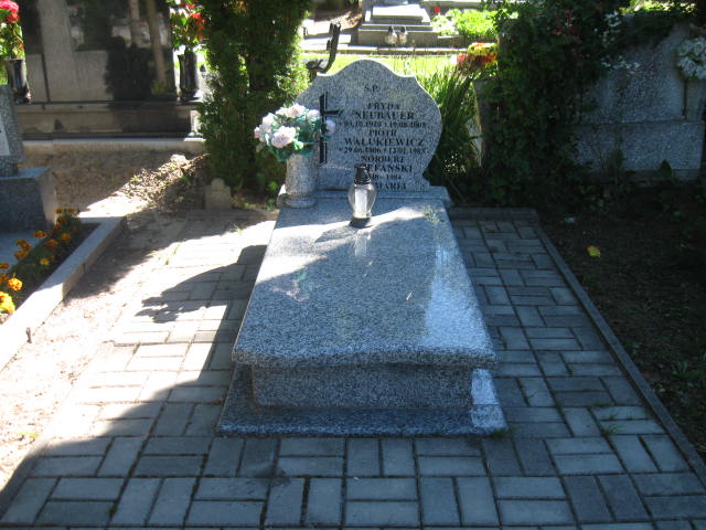 Grób Piotr Walukiewicz
